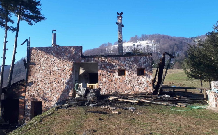 U Tesliću izgorio pogon za preradu mlijeka U Tesliću izgorio pogon za preradu mlijeka