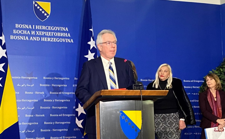 Američki ambasador poručio: Rat u Ukrajini je najbolji pokazatelj da BiH mora ući u NATO Američki ambasador poručio: Rat u Ukrajini je najbolji pokazatelj da BiH mora ući u NATO