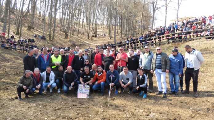 Za 10 minuta skupili 10.000 KM za liječenje dječaka Za 10 minuta skupili 10.000 KM za liječenje dječaka
