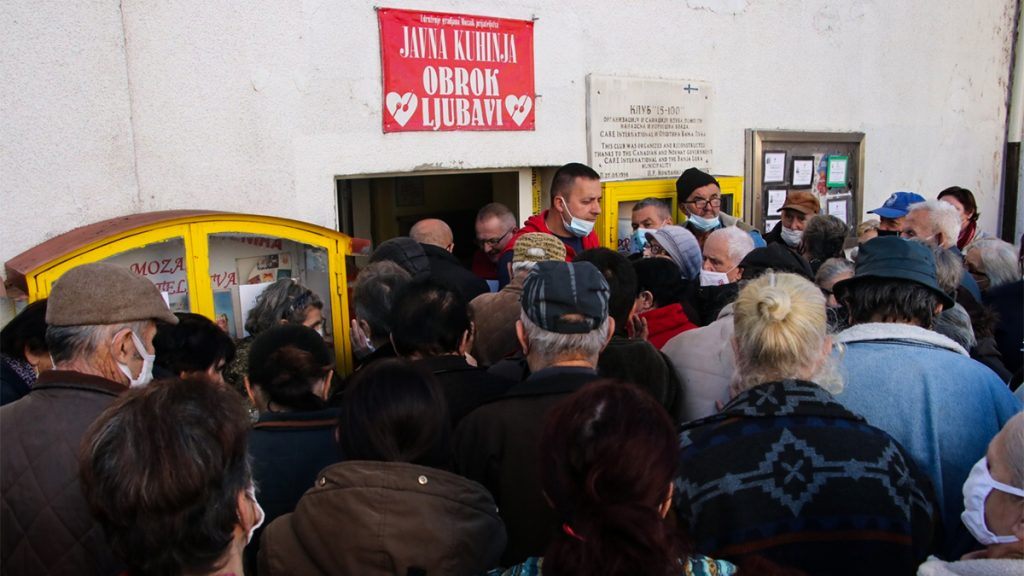 Rast cijena u BiH natjerao ljude u javne kuhinje Rast cijena u BiH natjerao ljude u javne kuhinje