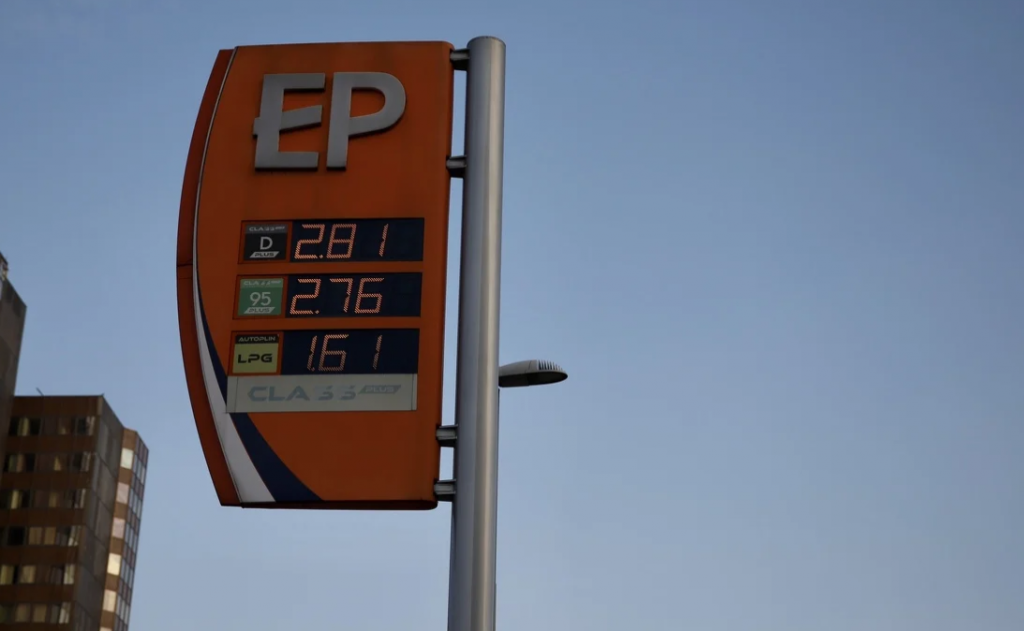 Jutros na benzinskim pumpama nema dramatičnog poskupljenja Jutros na benzinskim pumpama nema dramatičnog poskupljenja