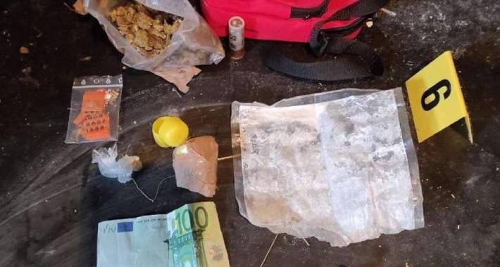 U akciji “Meta” uhapšeno 19 osoba, pronađena droga, oružje i municija U akciji “Meta” uhapšeno 19 osoba, pronađena droga, oružje i municija