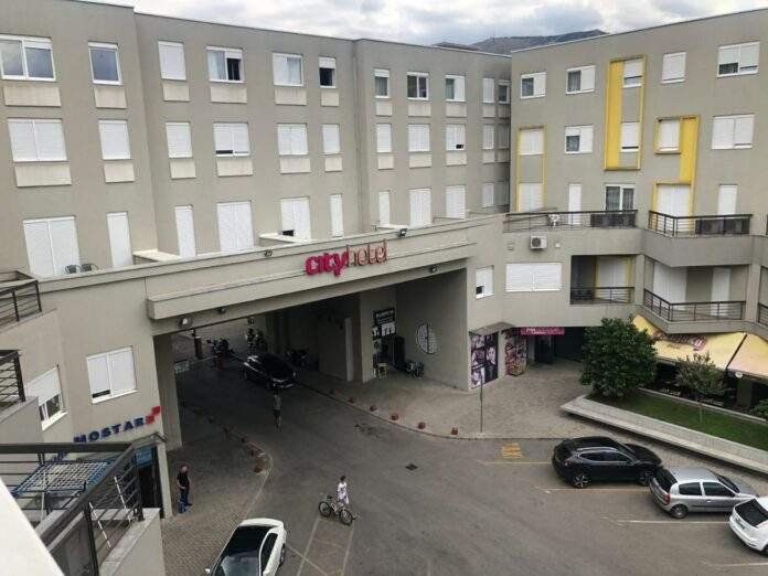 TRAGEDIJA U BH. GRADU: STUDENTICA IZVRŠILA SAMOUBISTVO VJEŠANJEM U STUDENTSKOM DOMU TRAGEDIJA U BH. GRADU: STUDENTICA IZVRŠILA SAMOUBISTVO VJEŠANJEM U STUDENTSKOM DOMU
