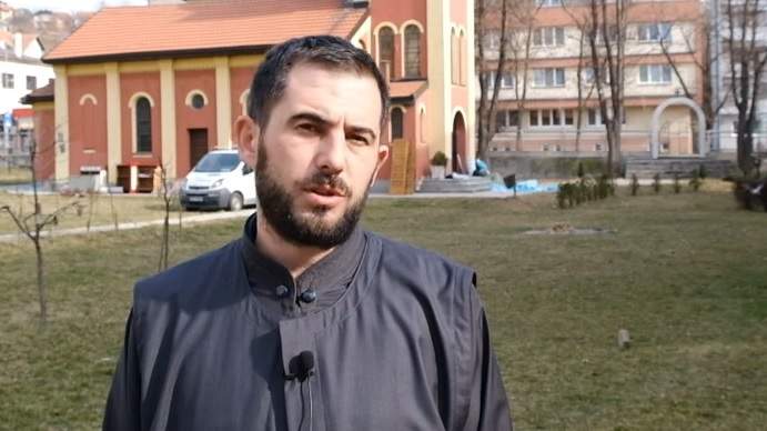 PRIMJER SUŽIVOTA IZ RUDARSKOG GRADA: BOŠNJACI POMAŽU U OBNOVI PRAVOSLAVNE CRKVE PRIMJER SUŽIVOTA IZ RUDARSKOG GRADA: BOŠNJACI POMAŽU U OBNOVI PRAVOSLAVNE CRKVE