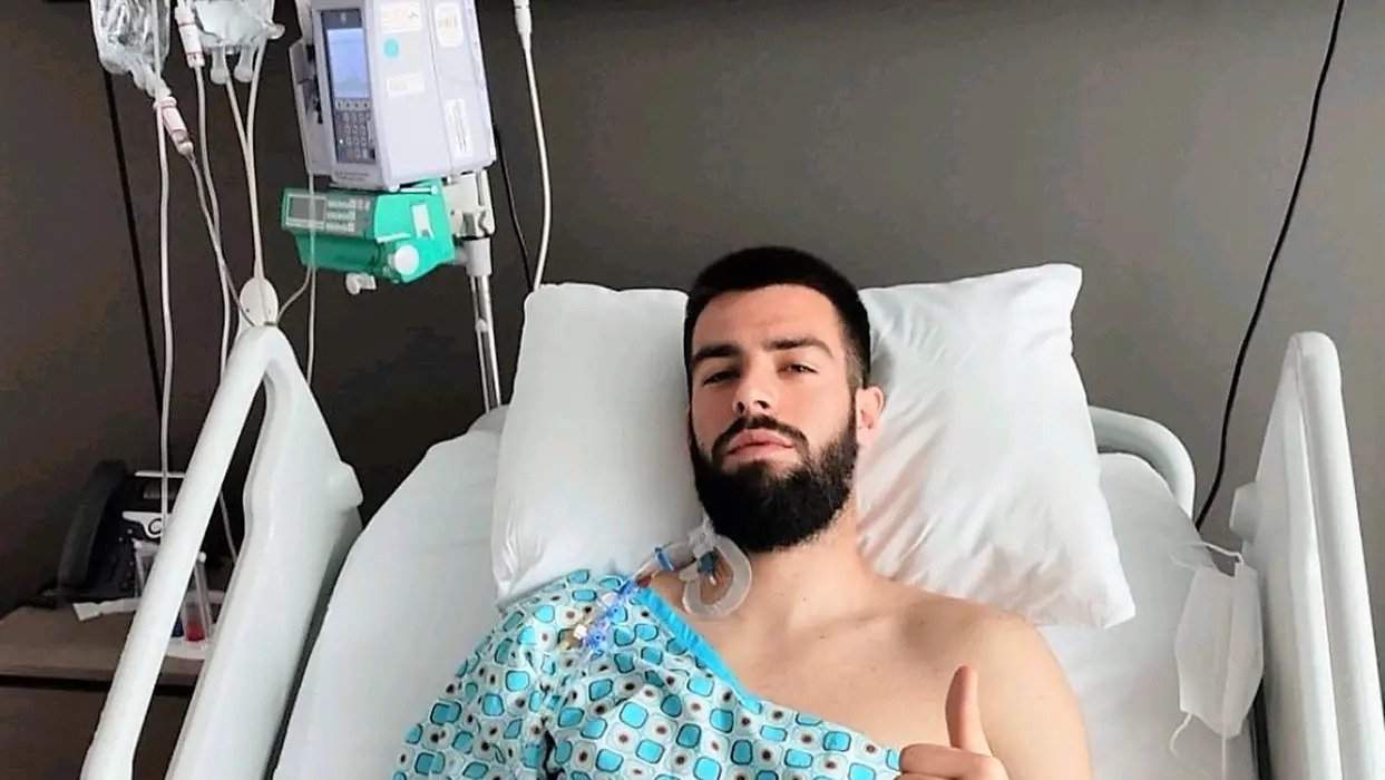 Fudbaler rođen u Sarajevu majci donirao komad jetre i spasio joj život