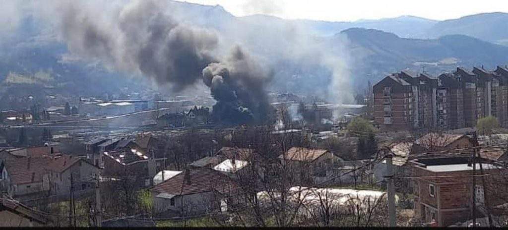 Drama u Zenici: Požar na buvljaku, gore kiosci Drama u Zenici: Požar na buvljaku, gore kiosci