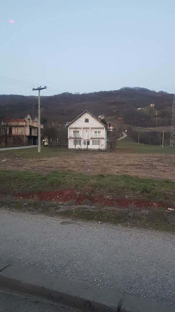 (FOTO) Nana Fata se raduje proljeću: Uzorana zemlja, na kojoj je nekad bila crkva, spremna za sjetvu (FOTO) Nana Fata se raduje proljeću: Uzorana zemlja, na kojoj je nekad bila crkva, spremna za sjetvu