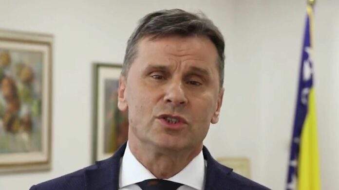 (VIDEO) NOVALIĆ: VLADA FBIH OSIGURALA 61 MILION KM ZA 11.500 NOVIH RADNIH MJESTA (VIDEO) NOVALIĆ: VLADA FBIH OSIGURALA 61 MILION KM ZA 11.500 NOVIH RADNIH MJESTA