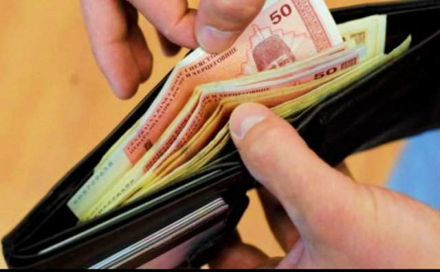 Sve više država daje pare građanima, u BiH to niko i ne spominje Sve više država daje pare građanima, u BiH to niko i ne spominje