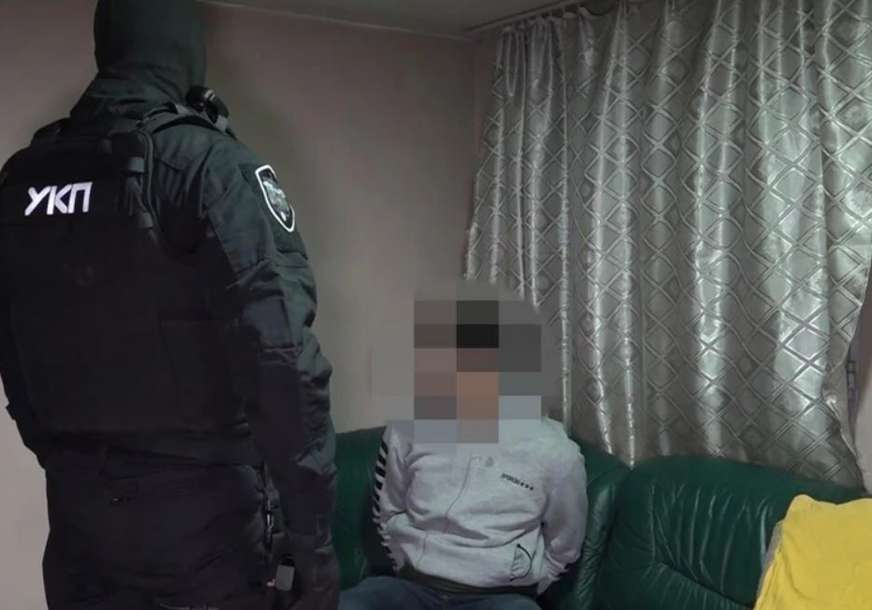 Jezivi detalji akcije hapšenja 14 pedofila: Preko zatvorenih grupa na Fejsbuku DJEVOJČICE PODVODILI RODITELJI Jezivi detalji akcije hapšenja 14 pedofila: Preko zatvorenih grupa na Fejsbuku DJEVOJČICE PODVODILI RODITELJI