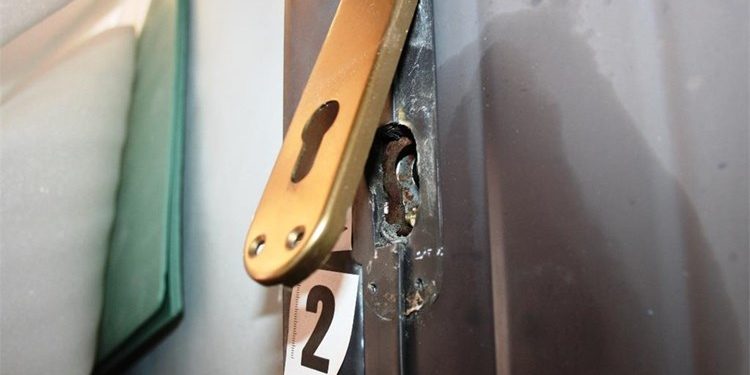 Vratili se s putovanja i shvatili da su ostali bez nakita i veće količine novca Vratili se s putovanja i shvatili da su ostali bez nakita i veće količine novca