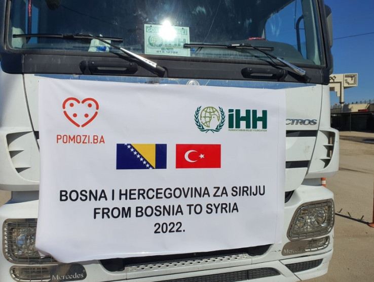 (FOTO) Udruženje Pomozi.ba uputilo konvoj pomoći Siriji vrijedan oko 200.000 KM (FOTO) Udruženje Pomozi.ba uputilo konvoj pomoći Siriji vrijedan oko 200.000 KM