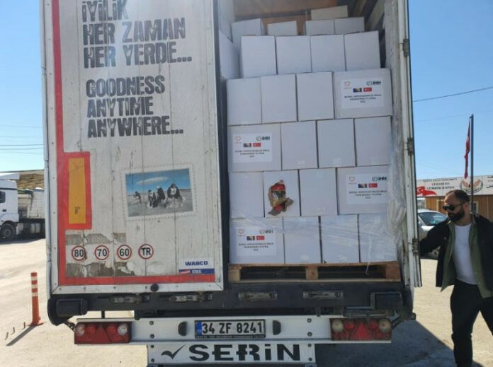 (FOTO) Udruženje Pomozi.ba uputilo konvoj pomoći Siriji vrijedan oko 200.000 KM (FOTO) Udruženje Pomozi.ba uputilo konvoj pomoći Siriji vrijedan oko 200.000 KM