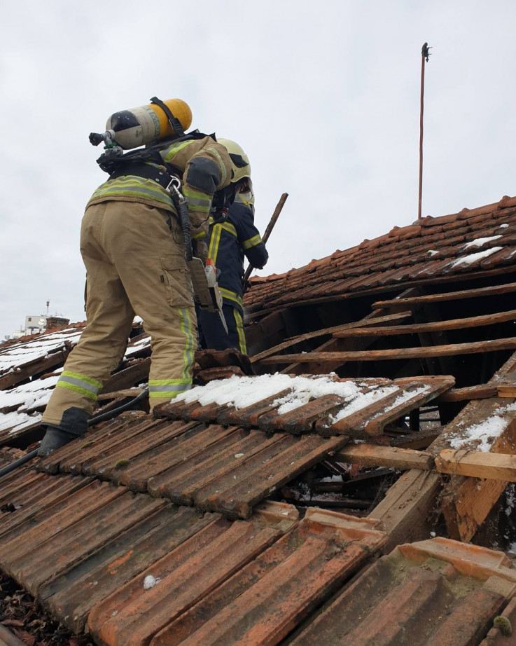 Tragedija: Jedna osoba smrtno stradala u požaru Tragedija: Jedna osoba smrtno stradala u požaru