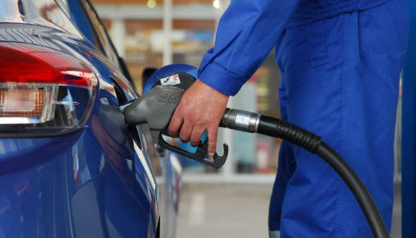 SVAKA DRUGA PUMPA PREKRŠILA UREDBU O MARŽAMA: Inspektori za vikend napisali kazne u vrijednosti od 527.200 KM SVAKA DRUGA PUMPA PREKRŠILA UREDBU O MARŽAMA: Inspektori za vikend napisali kazne u vrijednosti od 527.200 KM