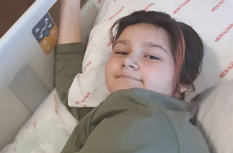Lani Hasaničević (11) potrebna pomoć: Odstranjeno joj čak 7 tumora, sada ima neizrecive bolove Lani Hasaničević (11) potrebna pomoć: Odstranjeno joj čak 7 tumora, sada ima neizrecive bolove