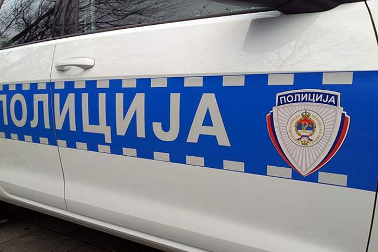 Slobode lišen nesavjesni vozač iz Kozarske Dubice: Audijem udario pješaka, pa pobjegao Slobode lišen nesavjesni vozač iz Kozarske Dubice: Audijem udario pješaka, pa pobjegao