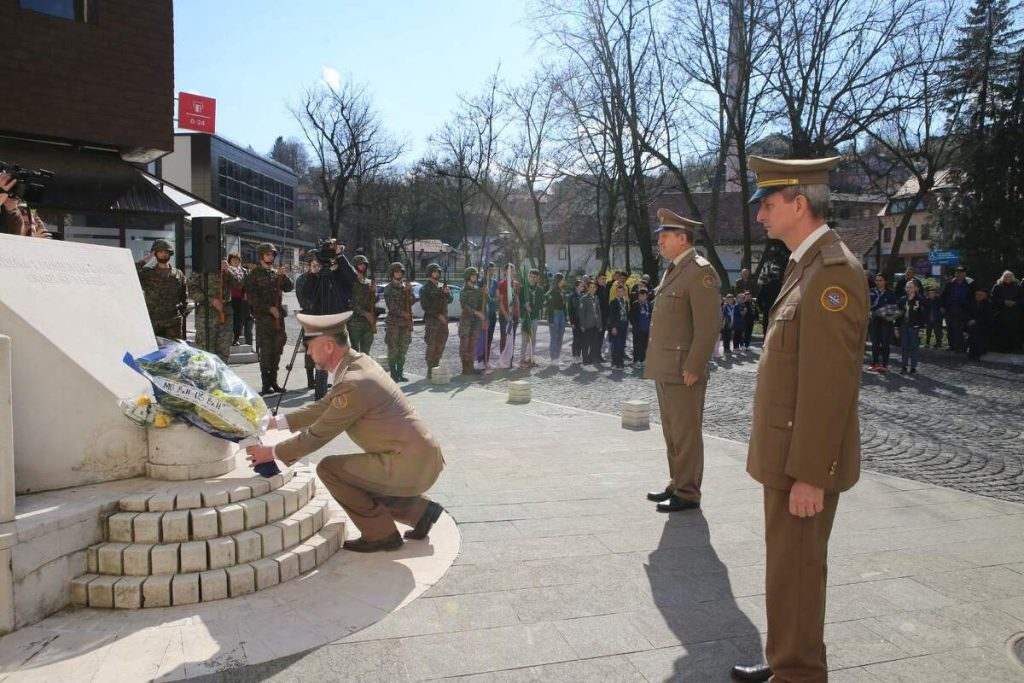 Dan otpora fašizmu u Tešnju: Kako se stvarala Armija RBiH i razvijala najuspješnija općina Dan otpora fašizmu u Tešnju: Kako se stvarala Armija RBiH i razvijala najuspješnija općina