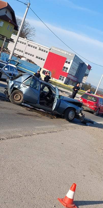 (FOTO) STRAVIČNO TEŽAK UDES U JELAHU