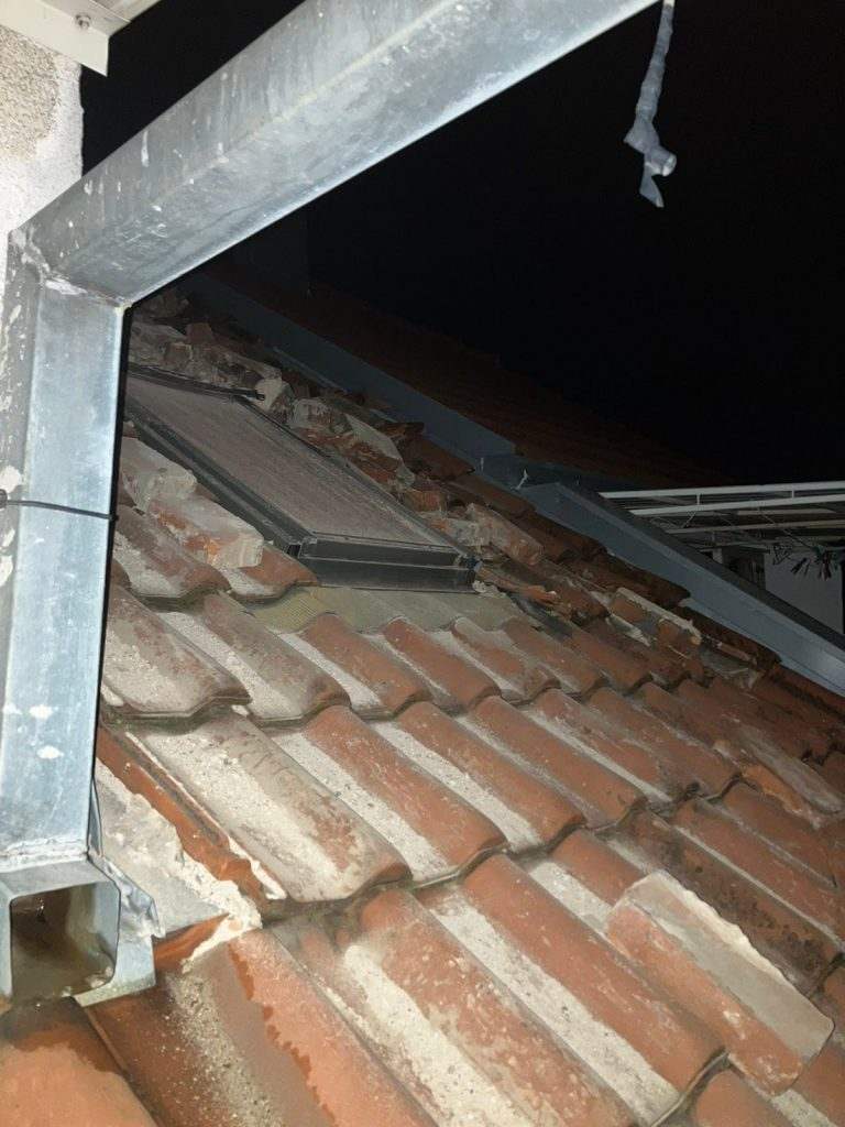 FOTO: PRVE ŠTETE ZEMLJOTRESA U HERCEGOVINI FOTO: PRVE ŠTETE ZEMLJOTRESA U HERCEGOVINI