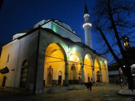 Prva i najznačajnija bitka u historiji islama: Vjernici večeras obilježavaju Lejletu-l-Bedr Prva i najznačajnija bitka u historiji islama: Vjernici večeras obilježavaju Lejletu-l-Bedr
