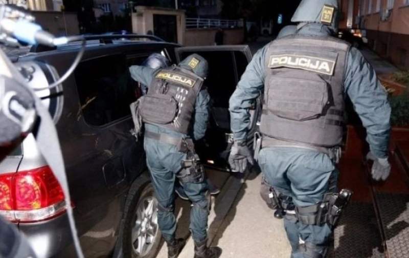 FUP u Zenici i Kaknju uhapsio 19 osoba, pogledajte šta je sve zaplijenjeno FUP u Zenici i Kaknju uhapsio 19 osoba, pogledajte šta je sve zaplijenjeno