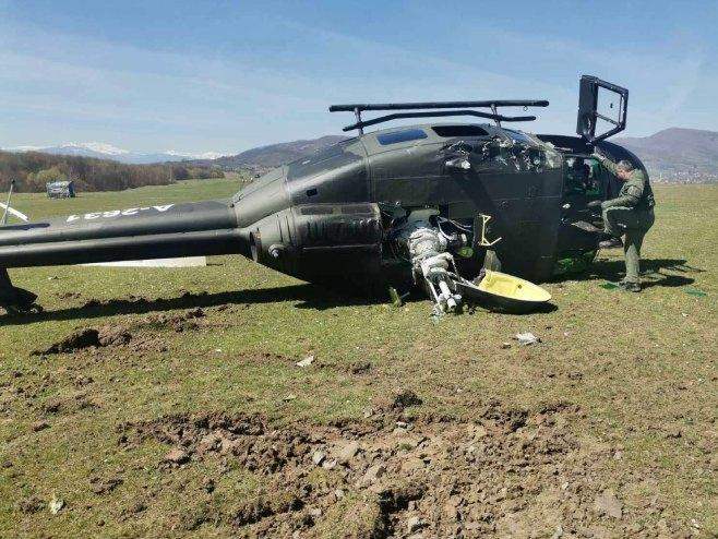 (FOTO+VIDEO) Pojavili se snimci prevrnutog helikoptera u Visokom: Otkriveni detalji o šteti i povrijeđenima (FOTO+VIDEO) Pojavili se snimci prevrnutog helikoptera u Visokom: Otkriveni detalji o šteti i povrijeđenima