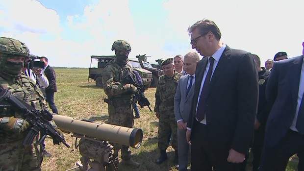 Dodik s Vučićem na prikazu naoružanja i vojne sposobnosti Srbije u Batajnici