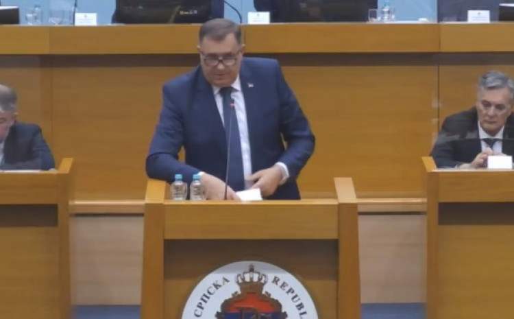 Prva reakcija Dodika na sankcije Velike Britanije: Znaš koliko me zaboli, da ne budem vulgaran! Prva reakcija Dodika na sankcije Velike Britanije: Znaš koliko me zaboli, da ne budem vulgaran!