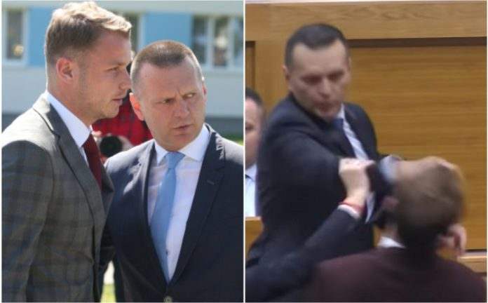 Od šamara do zagrljaja: Stanivuković i Lukač se srdačno pozdravili na vježbi MUP-a RS Od šamara do zagrljaja: Stanivuković i Lukač se srdačno pozdravili na vježbi MUP-a RS