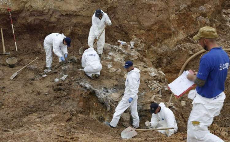 Zločini u Kratini kod Viteza: U Visokom identificirano 13 žrtava, među njima šestero djece Zločini u Kratini kod Viteza: U Visokom identificirano 13 žrtava, među njima šestero djece