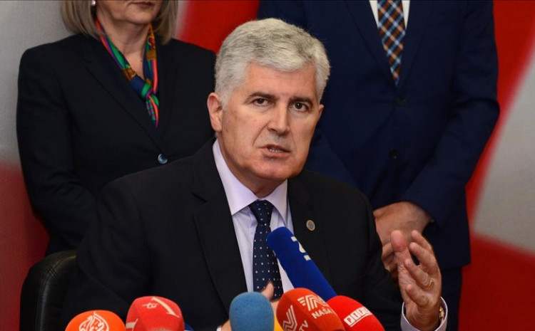 Čović: Dok se mi bavimo Izbornim zakonom, u Sarajevu biraju člana Predsjedništva Čović: Dok se mi bavimo Izbornim zakonom, u Sarajevu biraju člana Predsjedništva