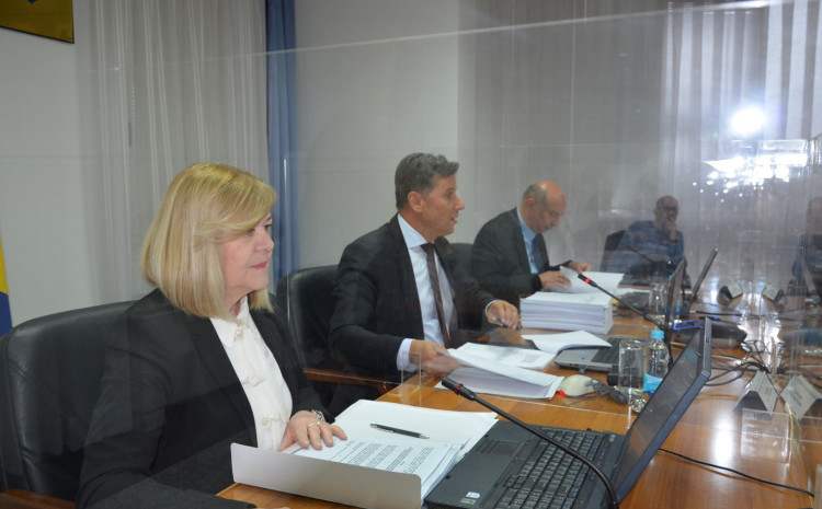 Vlada FBiH: Za obilježavanje godišnjice genocida u Srebrenici 50.000 KM Vlada FBiH: Za obilježavanje godišnjice genocida u Srebrenici 50.000 KM