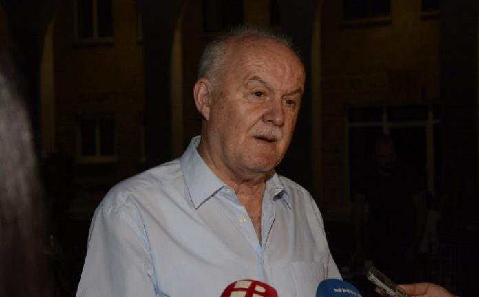 U Mostaru umro prof. dr. Amir Pašić, ključna figura u obnovi Starog mosta U Mostaru umro prof. dr. Amir Pašić, ključna figura u obnovi Starog mosta