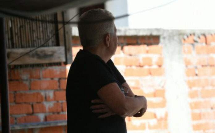 Zagrlio je suprugu i rekao: “Nosit ćeš me na duši”, pa se raznio bombom Zagrlio je suprugu i rekao: “Nosit ćeš me na duši”, pa se raznio bombom