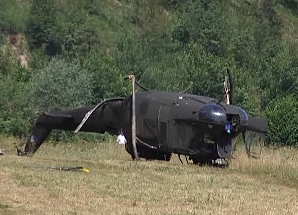 (FOTO+VIDEO) Pojavili se snimci prevrnutog helikoptera u Visokom: Otkriveni detalji o šteti i povrijeđenima
