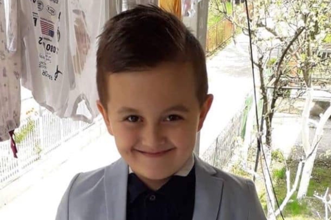 Maleni Amar treba pomoć dobrih ljudi: Tri godine se bori za život, očekuje ga četvrta operacija na mozgu