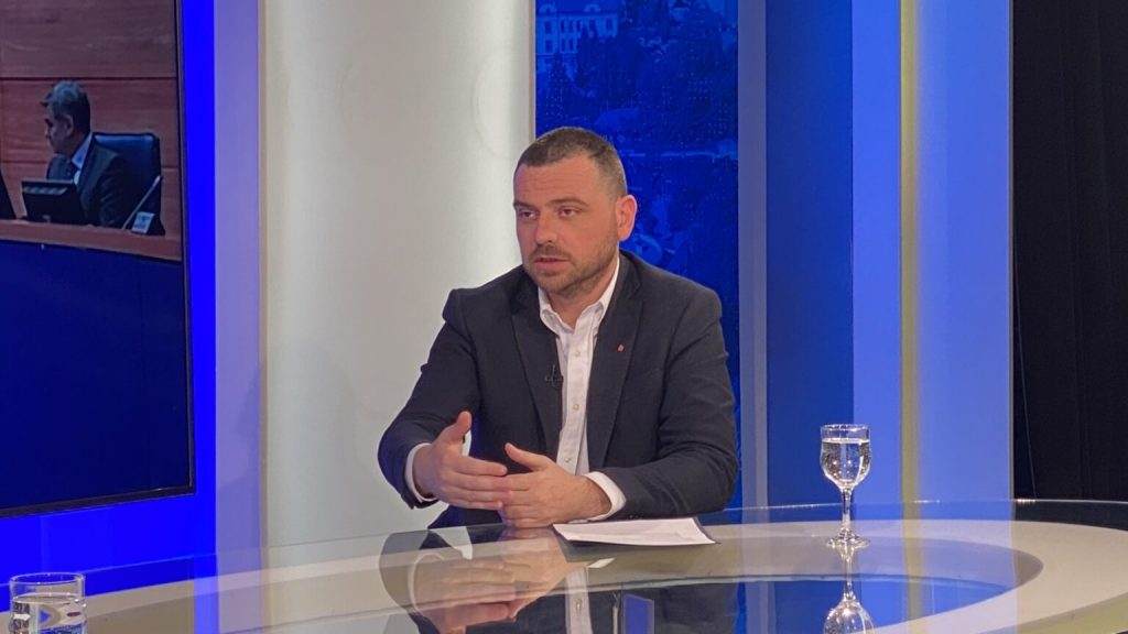AKO RUSIJA ODLUČI PRAVITI PROBLEME U EVROPSKOM DVORIŠTU TO ĆE BITI C. GORA I BIH AKO RUSIJA ODLUČI PRAVITI PROBLEME U EVROPSKOM DVORIŠTU TO ĆE BITI C. GORA I BIH