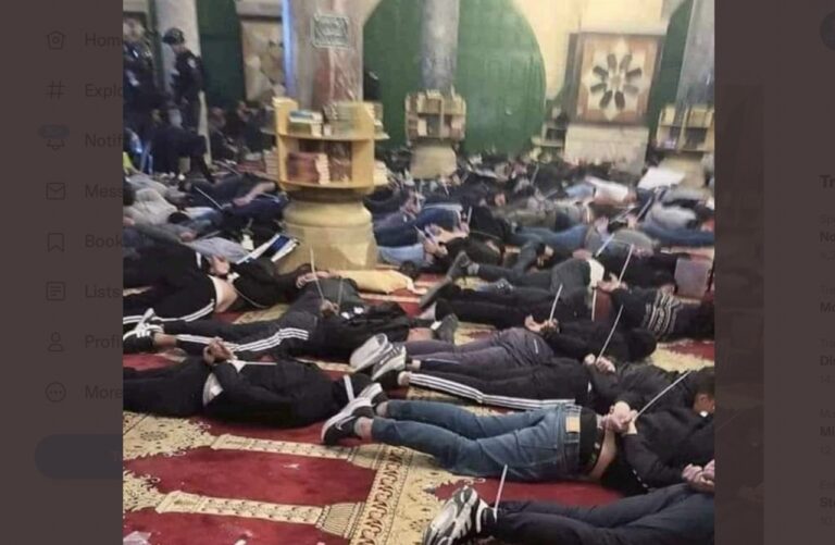 Najtužnija slika dana: Palestinci uhapšeni i vezani u Al-Aksi /FOTO/ Najtužnija slika dana: Palestinci uhapšeni i vezani u Al-Aksi /FOTO/