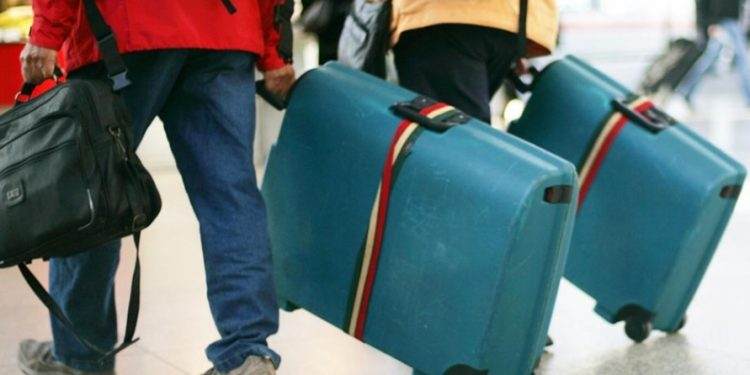 Iseljavanje na najvišem nivou do sada: Kofere pakuje 340.000 građana BiH Iseljavanje na najvišem nivou do sada: Kofere pakuje 340.000 građana BiH