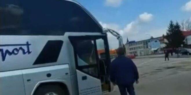 Penzionerima koji su išli na skup u Banjaluci po 20 KM Penzionerima koji su išli na skup u Banjaluci po 20 KM