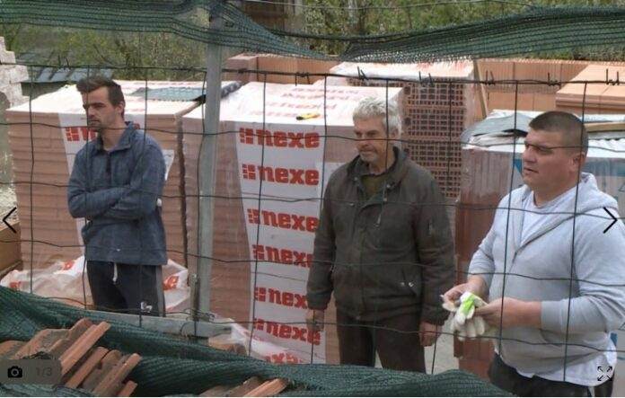 Složni mještani : Udružili snage i grade novu kuću komšiji Složni mještani : Udružili snage i grade novu kuću komšiji