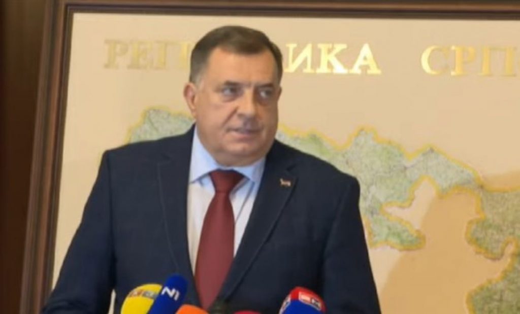 Dodik zaprijetio Schmidtu: Preporučujem mu da danas kupi jednosmjernu kartu za Njemačku Dodik zaprijetio Schmidtu: Preporučujem mu da danas kupi jednosmjernu kartu za Njemačku