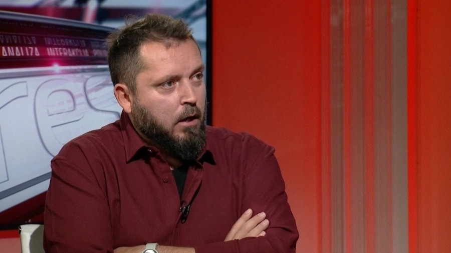 DRAGAN BURSAĆ: "Zašto Srbi za sebe horski tvrde da su genocidni?" DRAGAN BURSAĆ: "Zašto Srbi za sebe horski tvrde da su genocidni?"