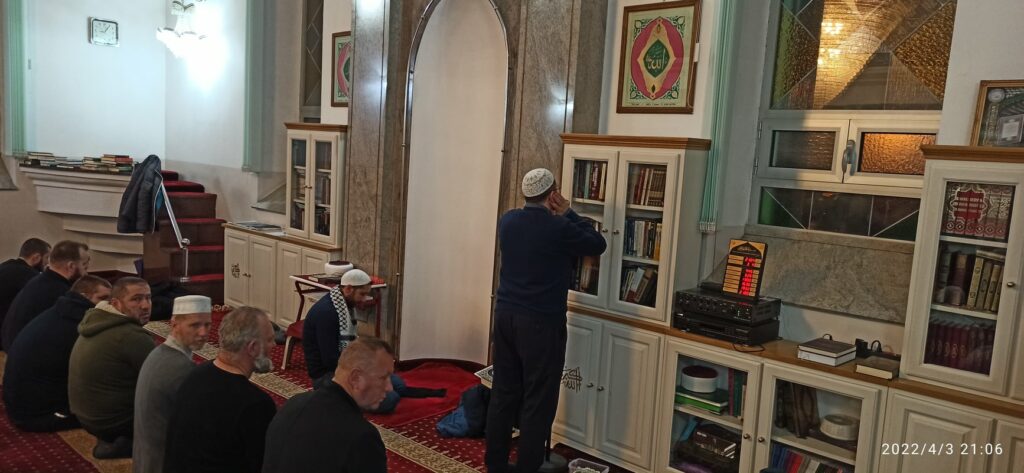 NIJE ZABORAVIO BOŠNJAKE KOJI SU MU POMOGLI: PALESTINSKI HAFIZ SE VRATIO U KRUPU SAMO KAKO BI SE ZAHVALIO NIJE ZABORAVIO BOŠNJAKE KOJI SU MU POMOGLI: PALESTINSKI HAFIZ SE VRATIO U KRUPU SAMO KAKO BI SE ZAHVALIO