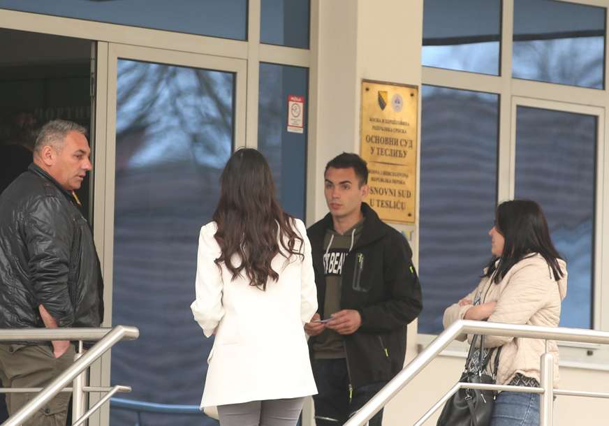 GORAN BJELAC (22) USMRTIO 3 ČLANA PORODICE LIVNJAK: OBA VOZAČA VOZILI 60 KILOMETARA NA ČAS ” GORAN BJELAC (22) USMRTIO 3 ČLANA PORODICE LIVNJAK: OBA VOZAČA VOZILI 60 KILOMETARA NA ČAS ”