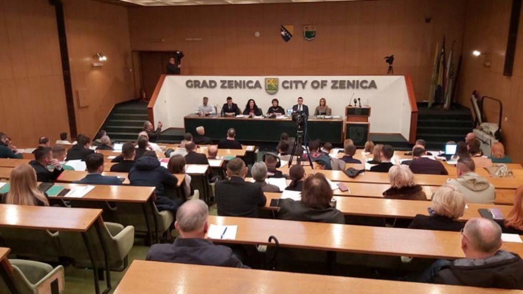 SRAMOTNO PONAŠANJE: VIJEĆNIK SDA U ZENICI PRIJETIO I PSOVAO MAJKU KOLEGI VIJEĆNIKU NA SJEDNICI! SRAMOTNO PONAŠANJE: VIJEĆNIK SDA U ZENICI PRIJETIO I PSOVAO MAJKU KOLEGI VIJEĆNIKU NA SJEDNICI!