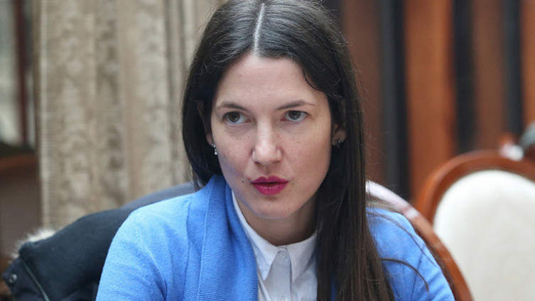 Poslušajte snimak: Jelena Trivić prijetila Ivanu Begiću da bi bio "ukopan samo da ona nije čovjek" Poslušajte snimak: Jelena Trivić prijetila Ivanu Begiću da bi bio "ukopan samo da ona nije čovjek"