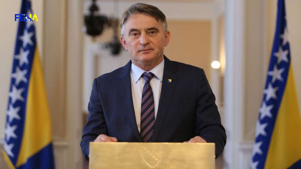 Komšićeva poruka Schmidtu: Ili ukini neustavni zakon u RS-u ili odstupi s funkcije Komšićeva poruka Schmidtu: Ili ukini neustavni zakon u RS-u ili odstupi s funkcije