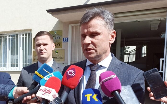 Fadil Novalić: Vratili smo sva radna mjesta koja su izgubljena u pandemiji Fadil Novalić: Vratili smo sva radna mjesta koja su izgubljena u pandemiji
